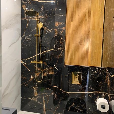 Апартаменти Dream Space Khmelʼnytsʼkyy Exteriör bild